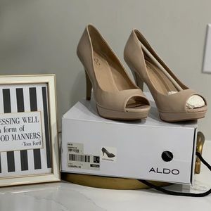 Aldo Nude Leanora Patent Pep toe Platform Pump